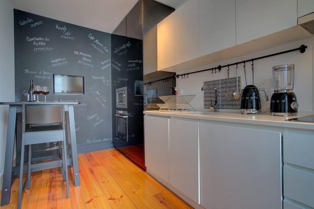 Tracey & Neill'S Place In Principe Real Lisbon Bagian luar foto