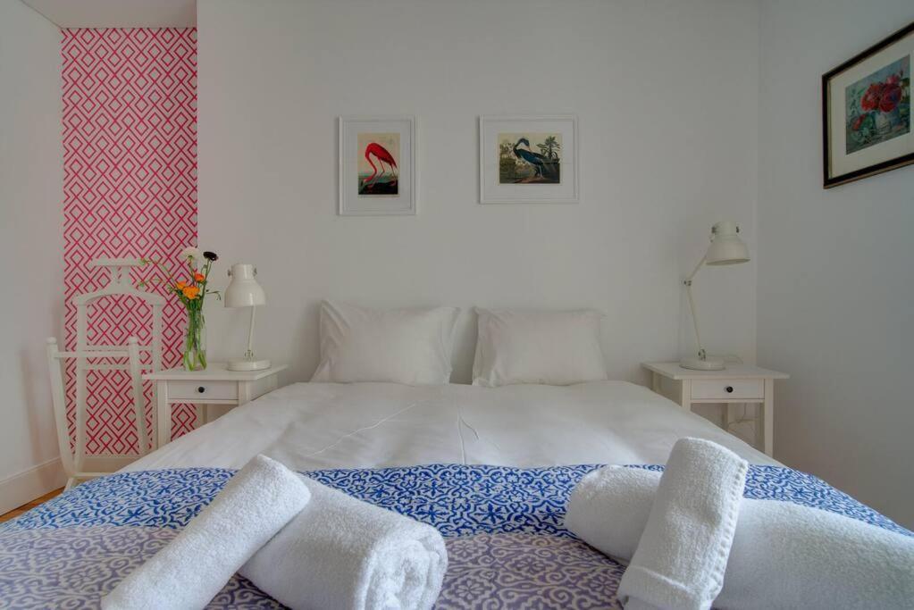 Tracey & Neill'S Place In Principe Real Lisbon Bagian luar foto